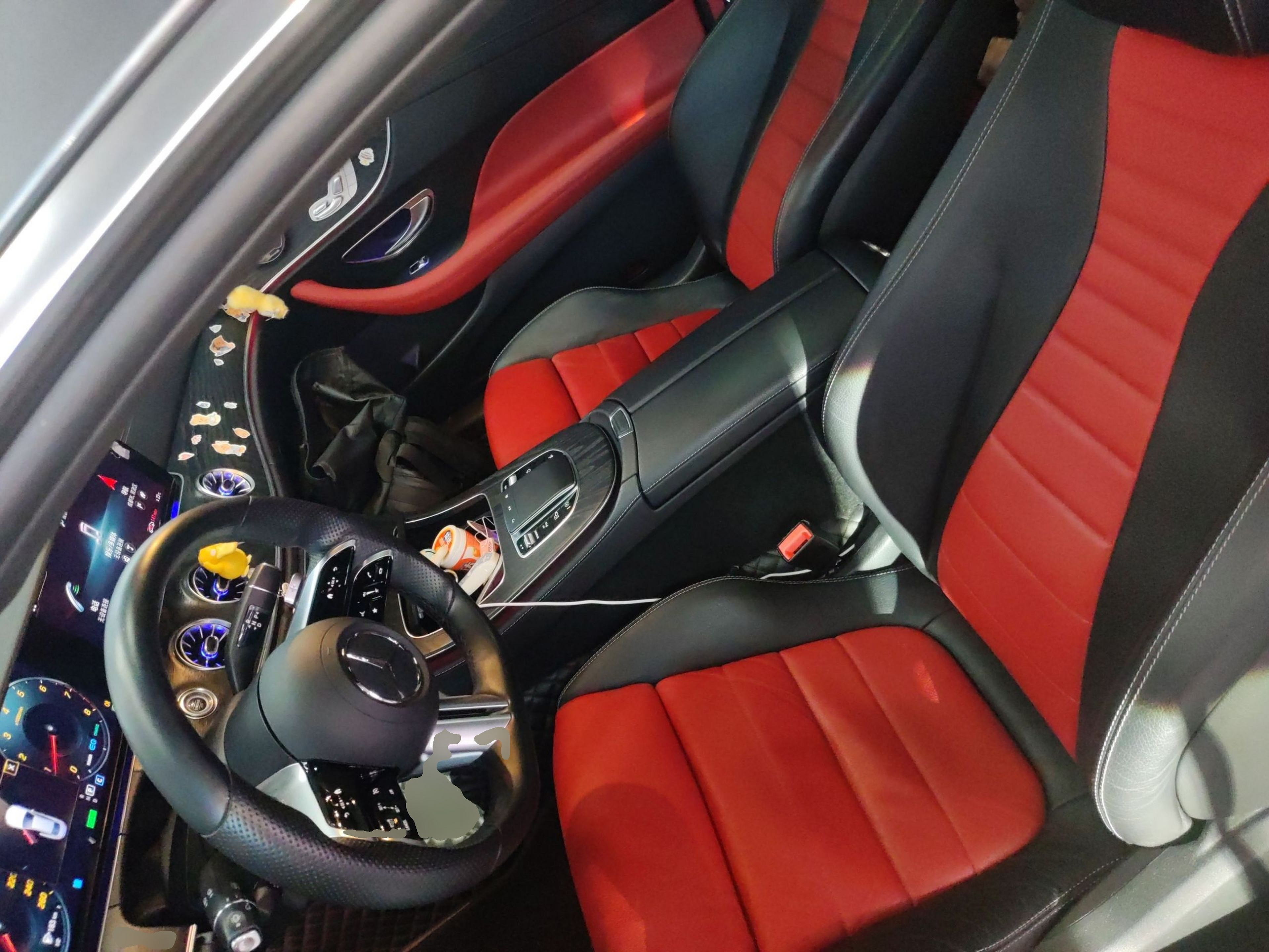 Переднее сиденье в автомобиле