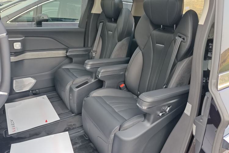 Used Hongqi HQ9 PHEV 2024 2.0T Four-Wheel Drive Business Edition
