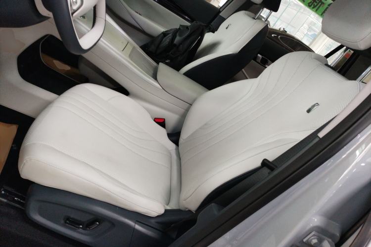 Used  E5 2024 530 km Exploration+ Version
