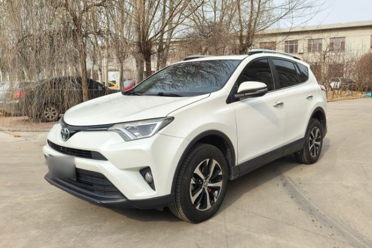 Used Toyota RAV4 2019 2.0L CVT Two-Wheel Drive Luxury Version China VI Standard