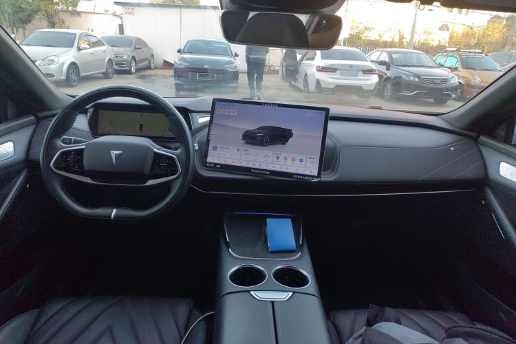 Used  SL03 2023 200Max Range-Extended Version
