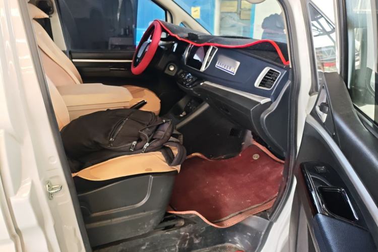 Used FORTHING Lingzhi M5 2022 Standard Version Base Model 7 Seats
