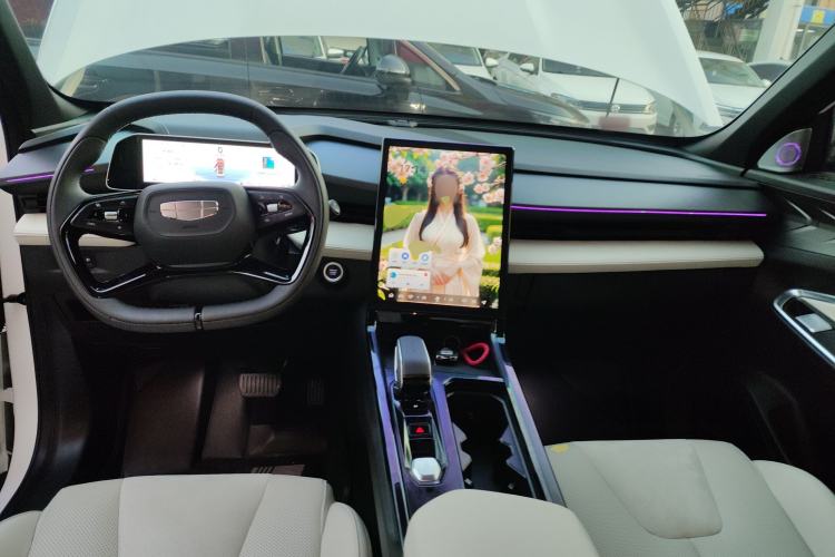 Used Geely Auto Emgrand X7 Sport 2023 Boyue COOL 1.5TD ZhiZun Edition
