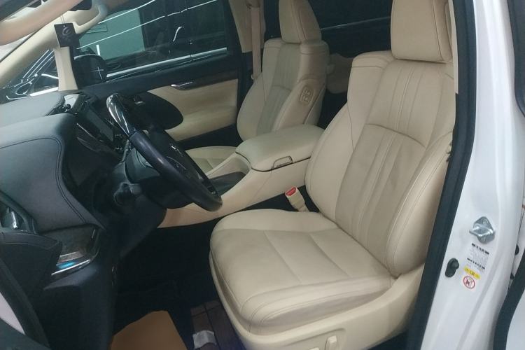 Used Toyota Alphard 2018 Revised Version 3.5L Premium Edition
