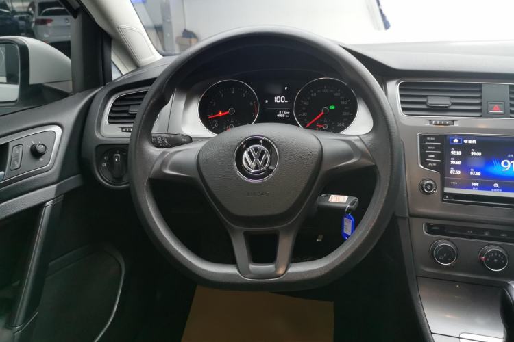 Used Volkswagen Golf 2016 1.6L Automatic Fashion Model