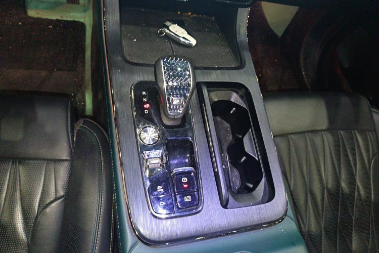 Used GAC Trumpchi GS8 2022 Double-Energy Series 2.0TM Two-Wheel Drive Prestige Edition (6 Seats)
