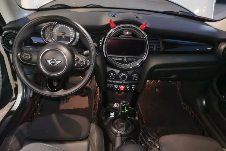 Used  MINI 2018 1.5T COOPER Classic Edition
