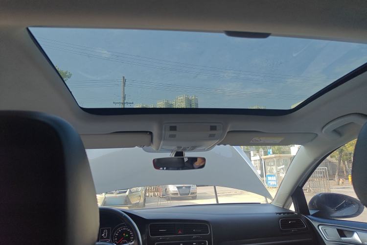 Used Volkswagen Golf 2017 230TSI Automatic Luxury Million-Vehicle Commemorative Edition
