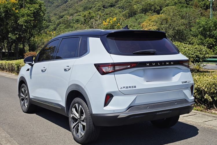 Used Wuling Asta 2022 2.0L DHT Electric-Speed Version
