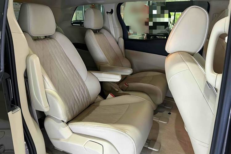 Used Buick GL8 2023 Facelifted Land Cruiser Executive Luxury Version
