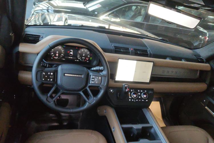 Used Land Rover Defender 2025 110 3.0T P400 – Dynamic HSE