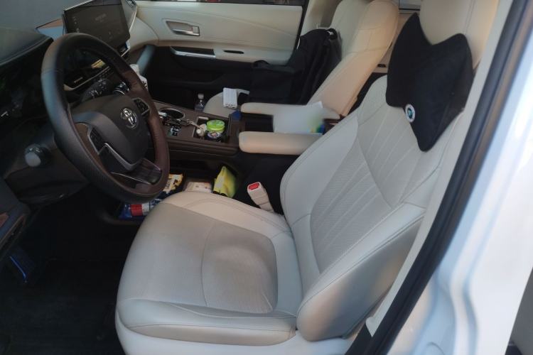 Used Toyota Granvia 2024 2.5L Hybrid Prestige ULTRA Edition
