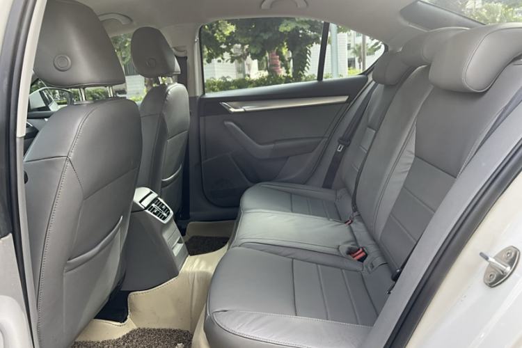 Used Skoda Octavia 2015 1.6L Automatic Yijie Edition
