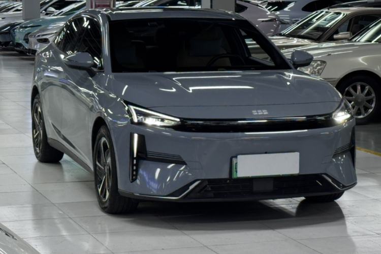 Used  L6 2023 60km PLUS
