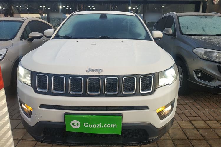 Used  Compass 2017 200T Automatic Enjoyment Version
