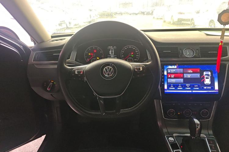 Used Volkswagen Passat 2017 330TSI DSG Luxury Edition
