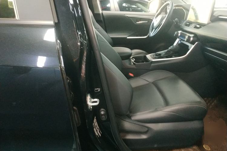 Used Toyota Wildlander 2022 Dual-Engine 2.5L E-CVT Two-Wheel Drive Luxury PLUS Edition