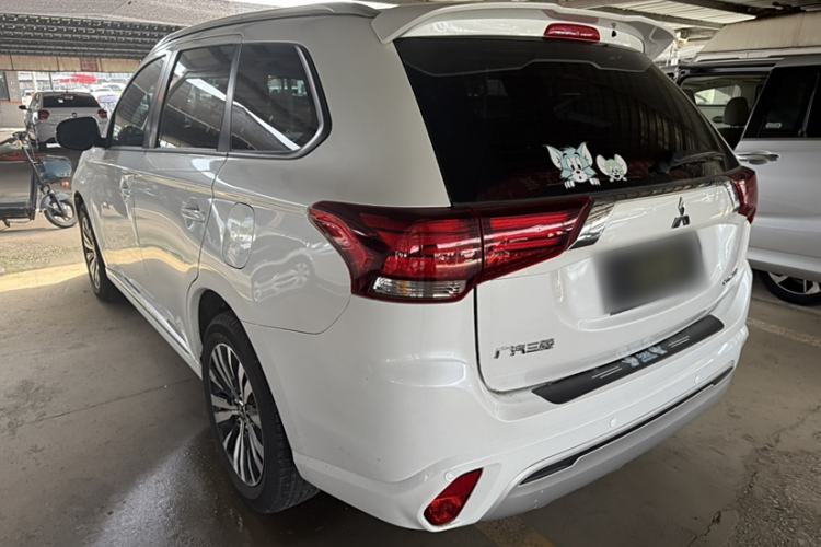 Used Mitsubishi Outlander 2021 Revised Version 2.0L Two-Wheel Drive Comfort Edition 5 Seats
