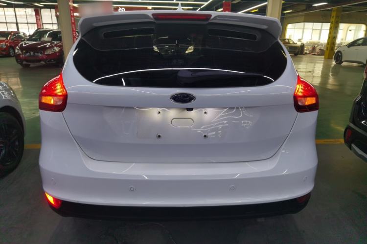 Used Ford Focus 2018 Hatchback Classic 1.6L Automatic Trendy SmartDrive Edition
