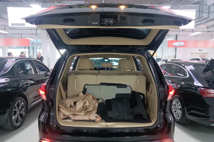 Used Toyota Highlander 2018 2.0T Four-Wheel Drive Luxury Edition 7 Seats China V Emission Standard
