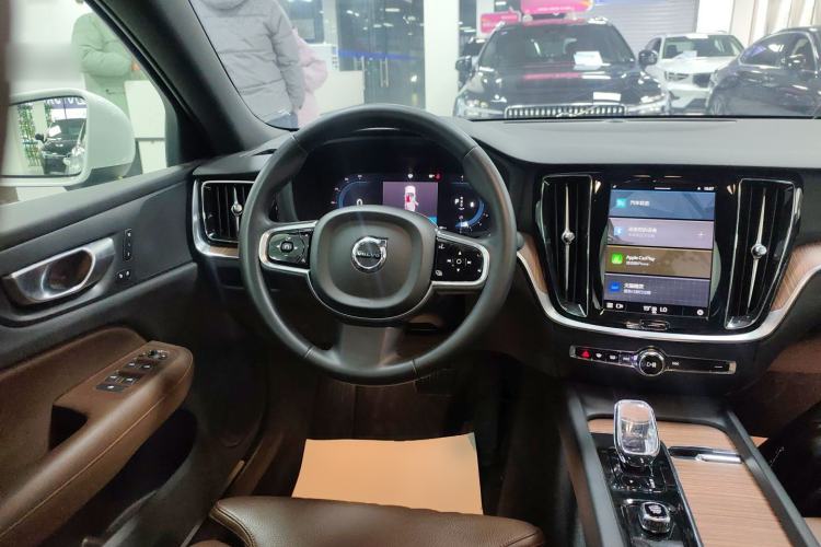 Used Volvo S60 2024 B4 Zhiyuan Luxury Edition
