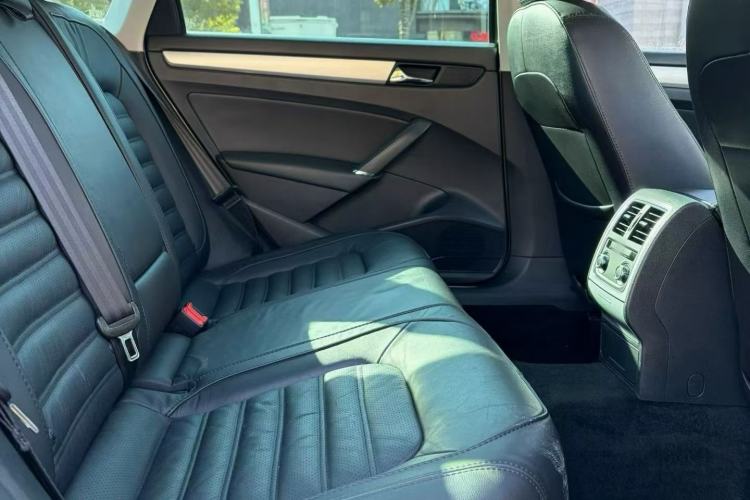 Used Volkswagen Passat 2014 1.8TSI DSG Prestige Edition
