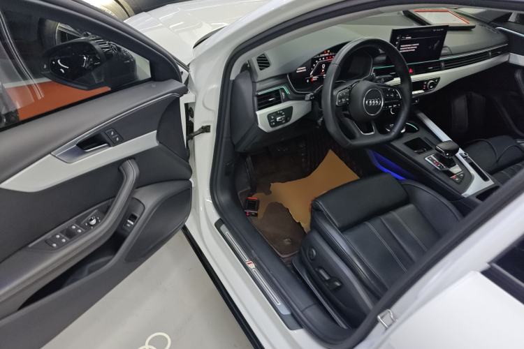 Used Audi A4L 2022 40 TFSI Luxury Dynamic Model
