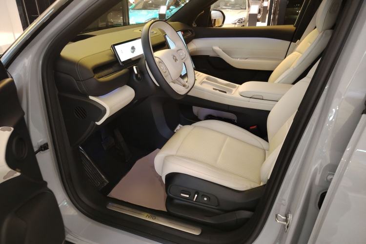 Used Nio ES6 2024 75 kWh
