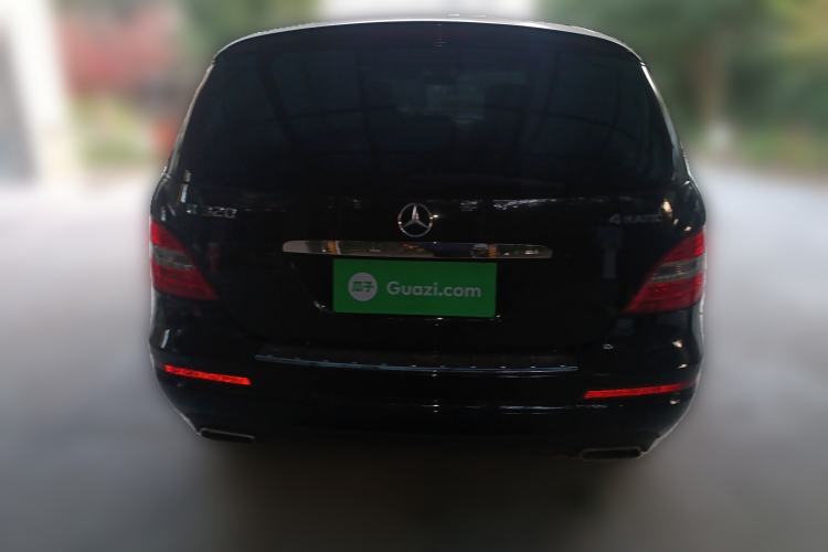 Used Mercedes-Benz R-Class 2017 R 320 4MATIC Business Edition Prestige Model
