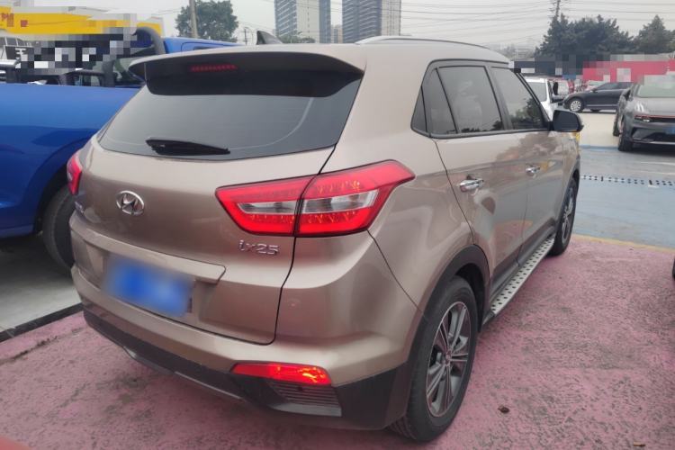 Used Hyundai ix25 2015 1.6L Automatic Two-Wheel-Drive Deluxe DLX Model
