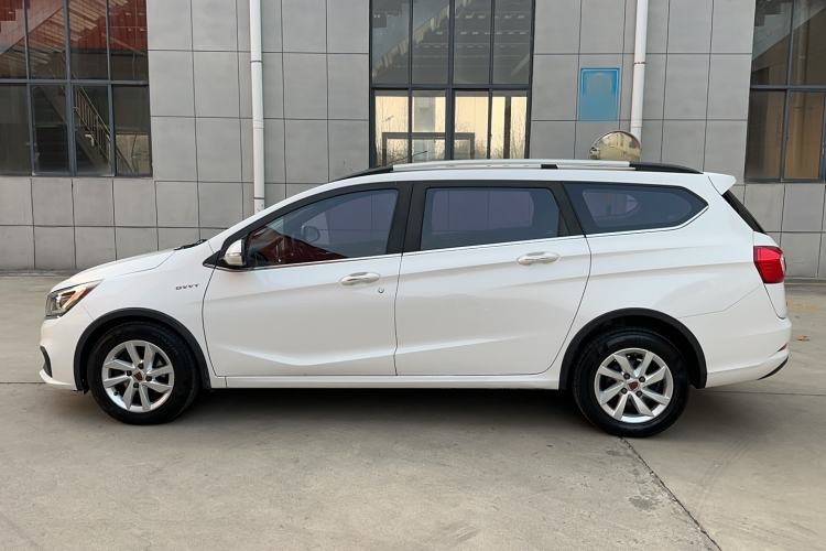 Used Baojun 310W 2017 1.5L Manual Fashion Model China V
