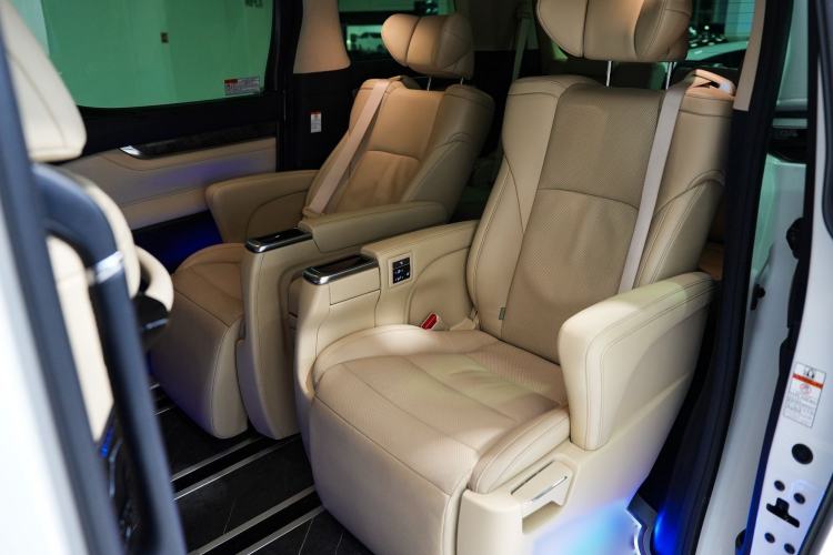 Used Toyota Alphard 2021 Dual-Engine 2.5L Luxury Edition
