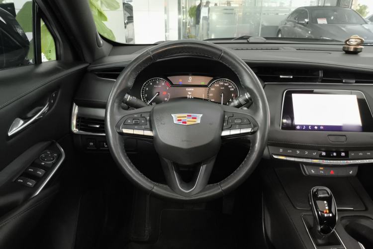 Used Cadillac XT4 2021 28T Two-Wheel Drive Leading Version
