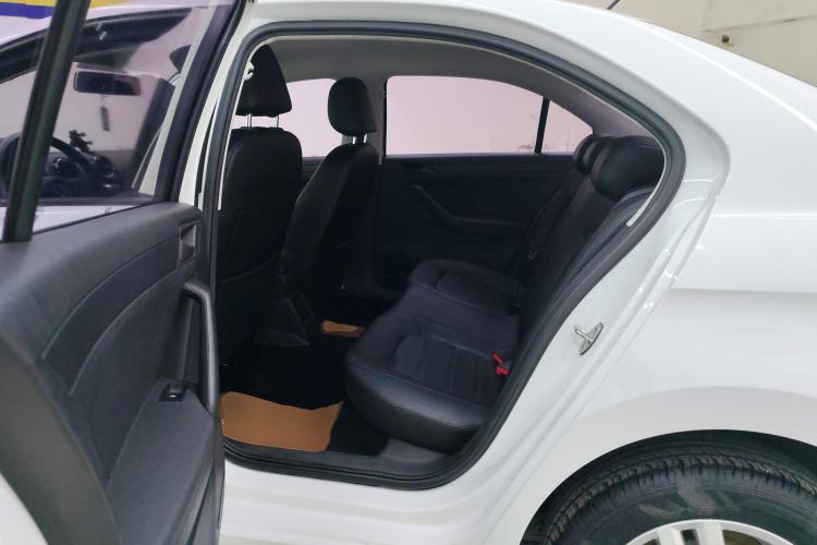 Used Volkswagen Jetta 2019 Dream Edition 1.5L Manual Fashion Version
