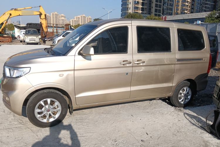 Used Wuling Hongguang V 2019 1.5L Enjoyment Version China VI LAR
