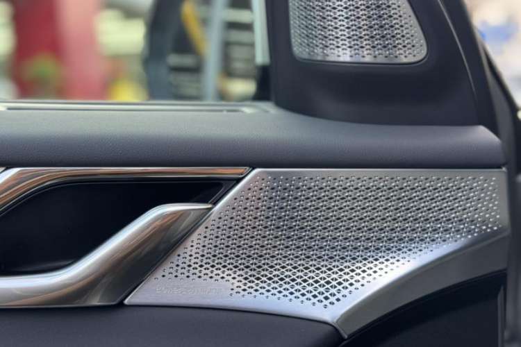 Used Volvo EM90 2025 Ultra Six-Seater
