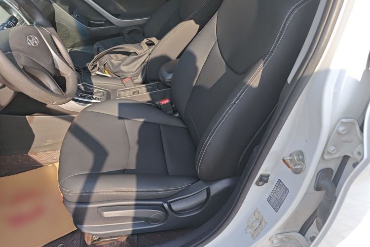 Used Hyundai Elantra 2015 1.6L Automatic Fashion Model