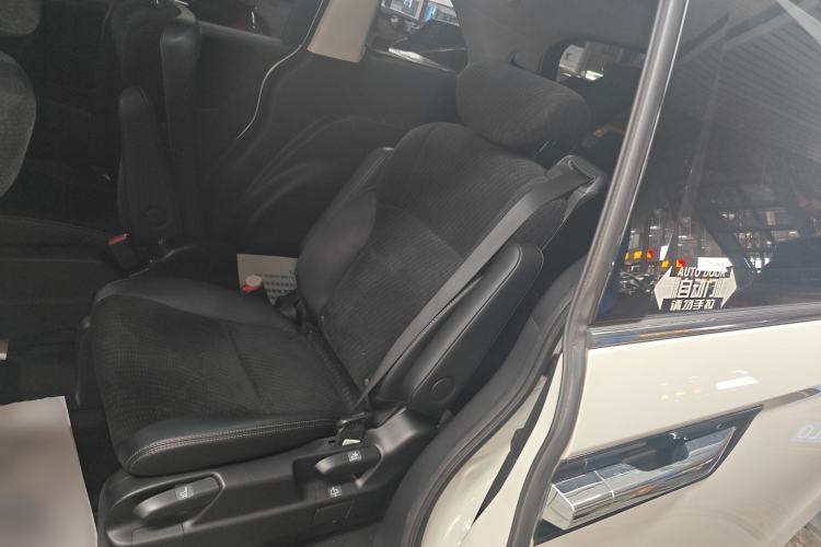 Used Honda Elysion 2016 2.4L Comfort Edition
