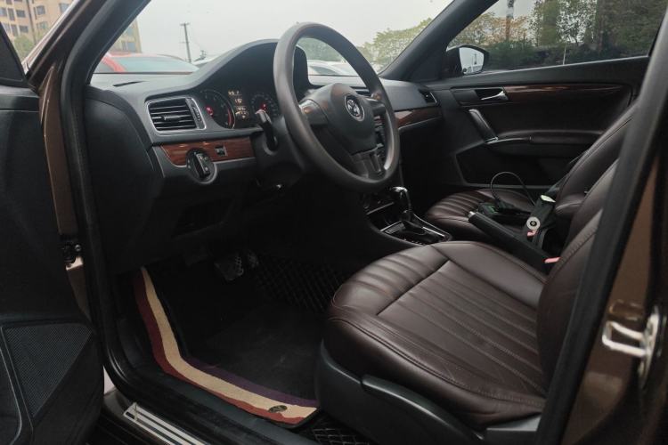 Used Volkswagen Gran Lavida 2013 1.6L Automatic Comfort Model
