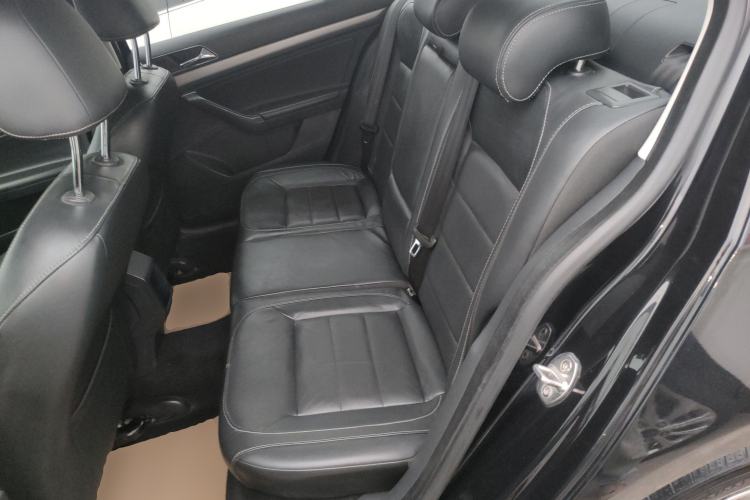 Used Volkswagen Lavida 2015 1.6L Manual Comfort Edition