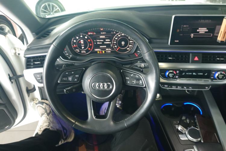 Used Audi A4L 2019 40 TFSI Fashion Edition China VI Emission Standard