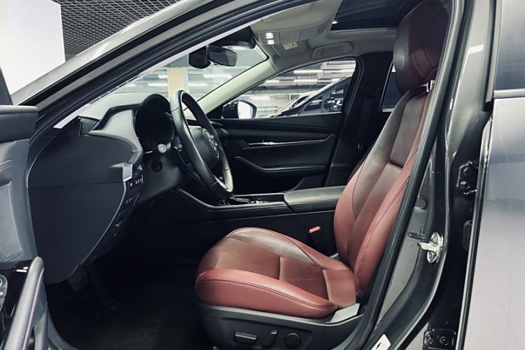 Used Mazda Mazda 3 Axela 2023 2.0L Automatic ZhiZhen Edition
