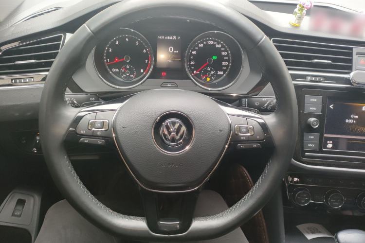 Used Volkswagen Tiguan L 2019 330TSI Automatic Two-Wheel Drive Smart Luxury Version China V Emission Standard