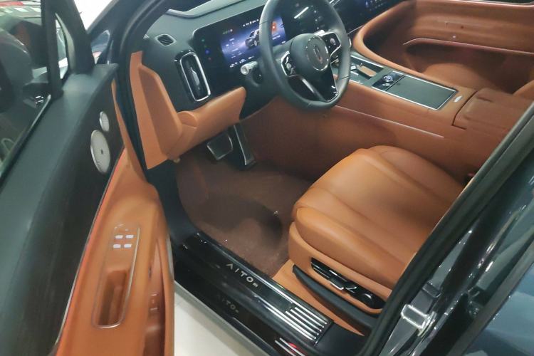 Used Hima AITO M9 2024 Range-Extended Ultra Version 42 kWh 6-Seater Model
