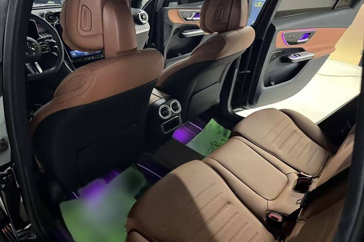 Used Mercedes-Benz GLC 2023 GLC 260 L 4MATIC Luxury Model 5 Seats
