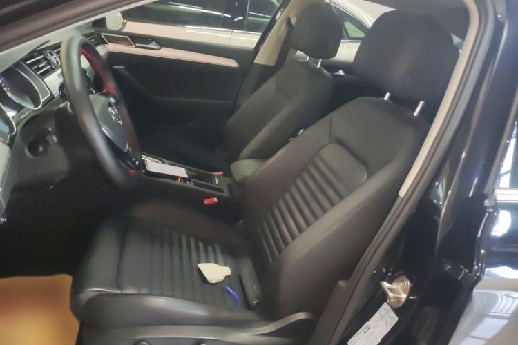 Used Volkswagen Magotan 2019 330TSI DSG Leading Model China VI Standard
