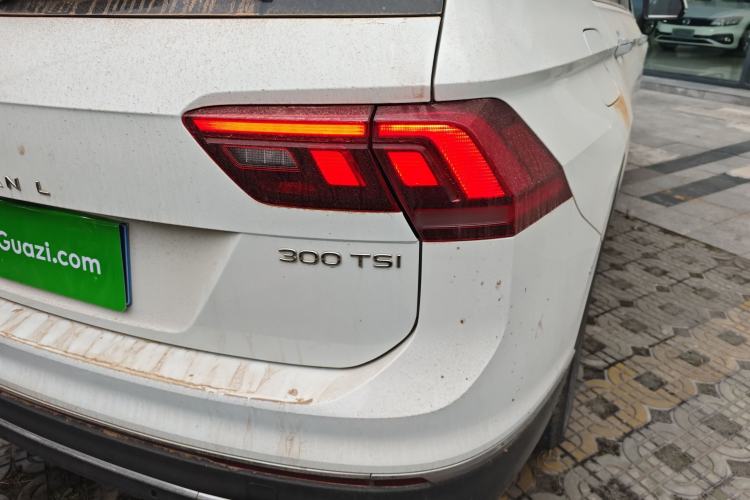 Used Volkswagen Tiguan L 2024 300TSI Automatic Two-Wheel Drive Smart Edition
