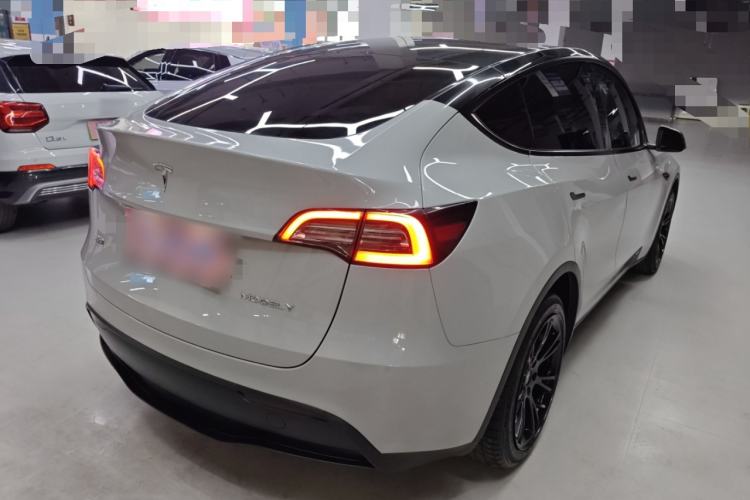 Used Tesla Model Y 2021 Long-Range All-Wheel-Drive Version 3D7
