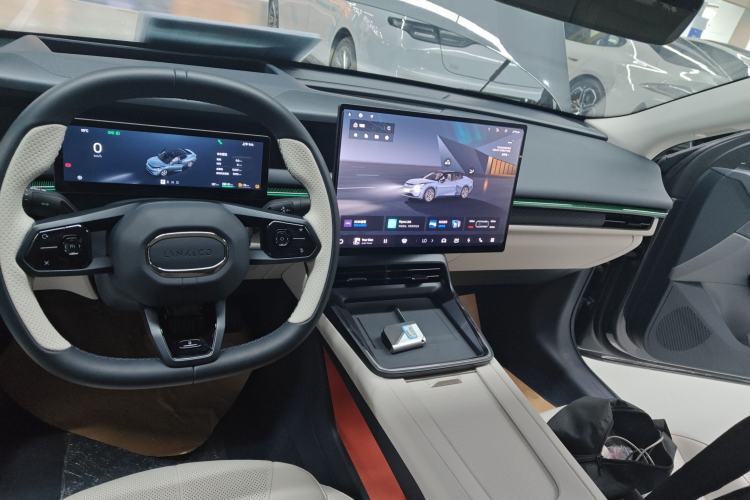 Used Lynk & Co 07 2024 EM-P 126 Long-Range Ultra
