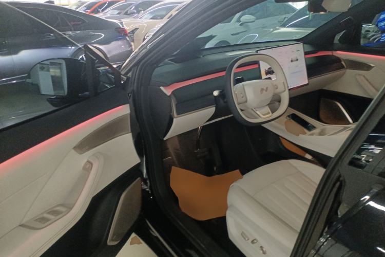 Used ONVO L60 2024 85 kWh Rear-Drive Version
